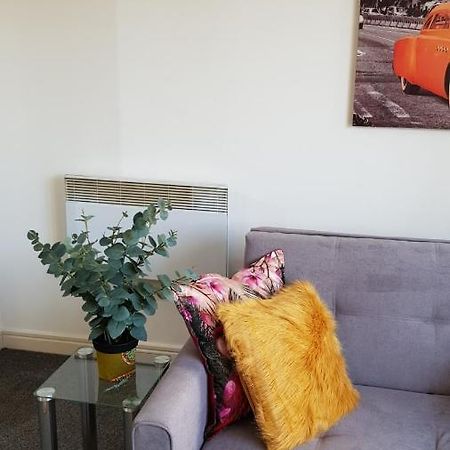 City Centre 1 Bed Apartment With Free On Site Parking With Cctv By Lets Relocations バーミンガム エクステリア 写真