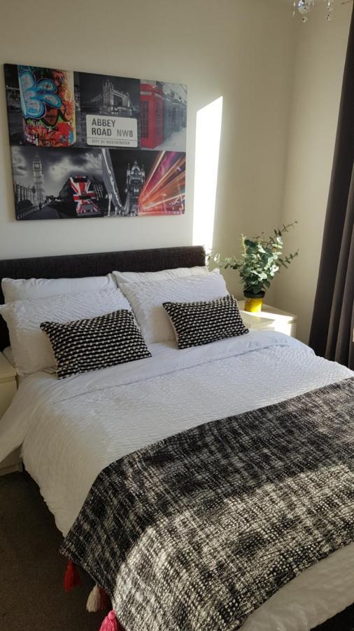 City Centre 1 Bed Apartment With Free On Site Parking With Cctv By Lets Relocations バーミンガム エクステリア 写真