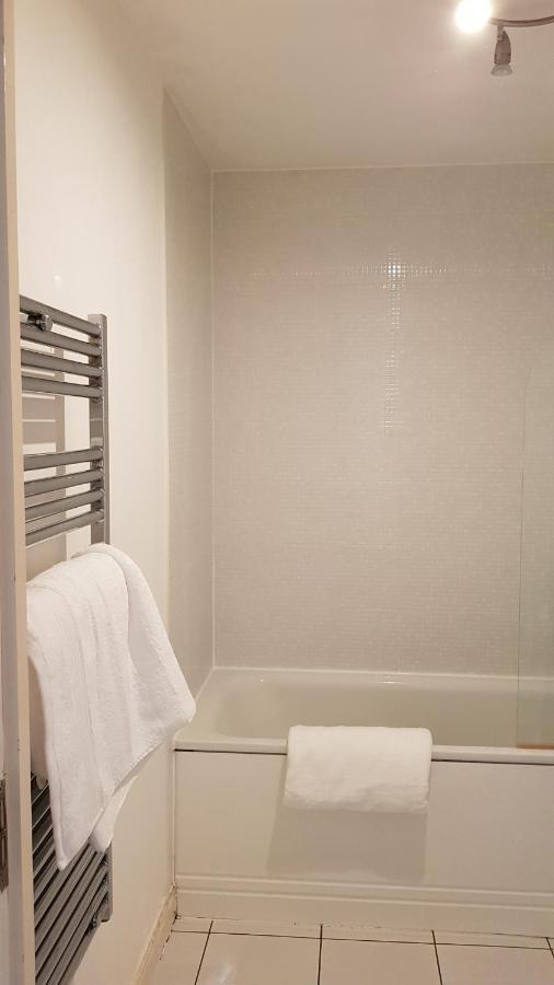 City Centre 1 Bed Apartment With Free On Site Parking With Cctv By Lets Relocations バーミンガム エクステリア 写真