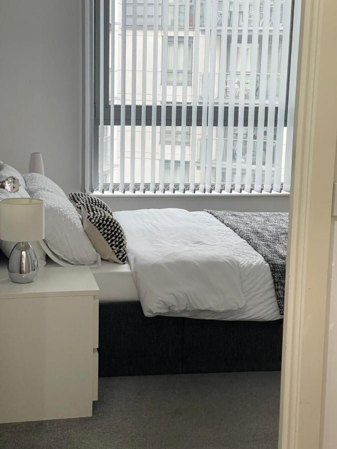 City Centre 1 Bed Apartment With Free On Site Parking With Cctv By Lets Relocations バーミンガム エクステリア 写真